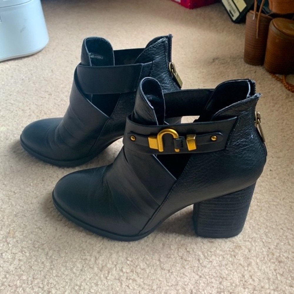 Isola Booties